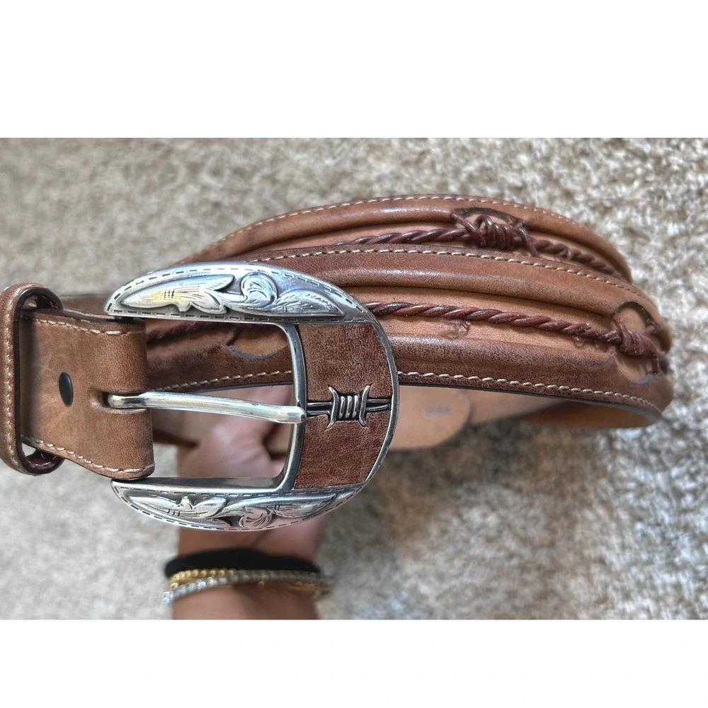 Justin Cowboy Tan Leather Barbed Wire Western Belt Silver Engraved Buckle 52